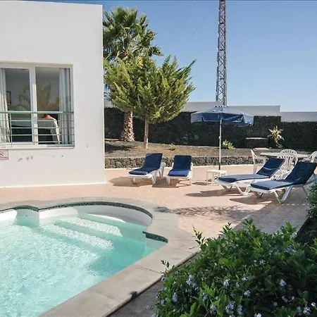 Casa Togio - Wonderful 3 Bedroom - Short Stroll To Beach And Promenade Villa