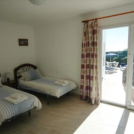 Casa Togio - Wonderful 3 Bedroom - Short Stroll To Beach And Promenade *